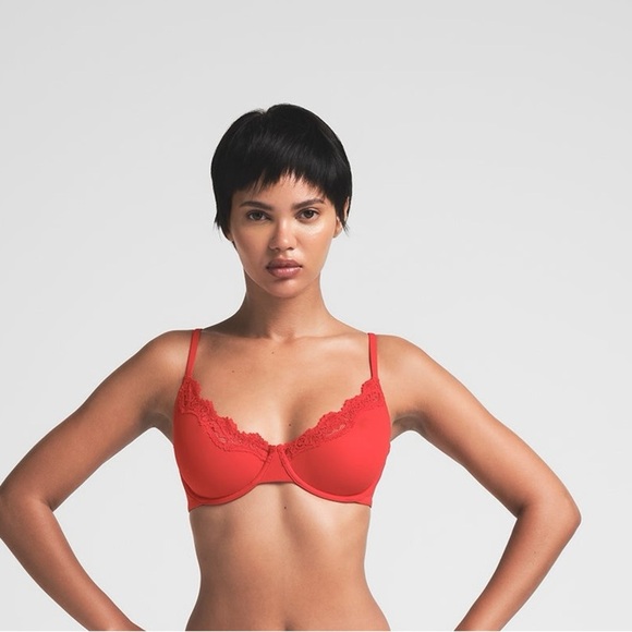 Skims fits everybody lace unlined Demi bra 
NWT - Picture 1 of 12